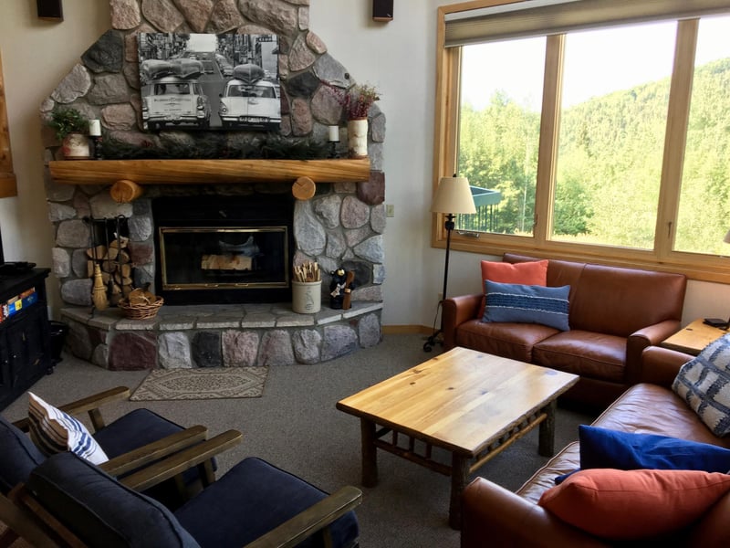 503 Moose Mountain Dr, Lutsen, MN 55612