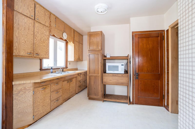 120 Central Ave, Sunburg, MN 56289