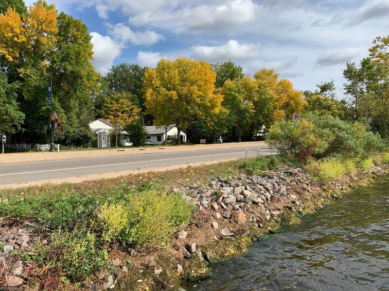 3924 Shoreline Dr, Spring Park, MN 55384