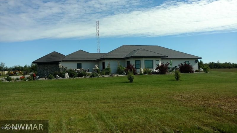 64477 Co Rd 12 Rd, Warroad, MN 56763