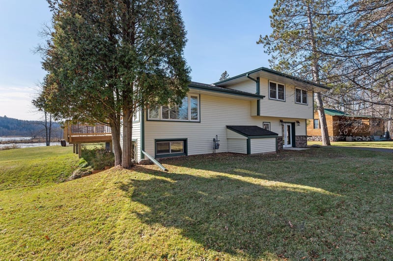 12904 W 1st St, Duluth, MN 55808