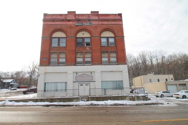 1009 Concord St N, South Saint Paul, MN 55075