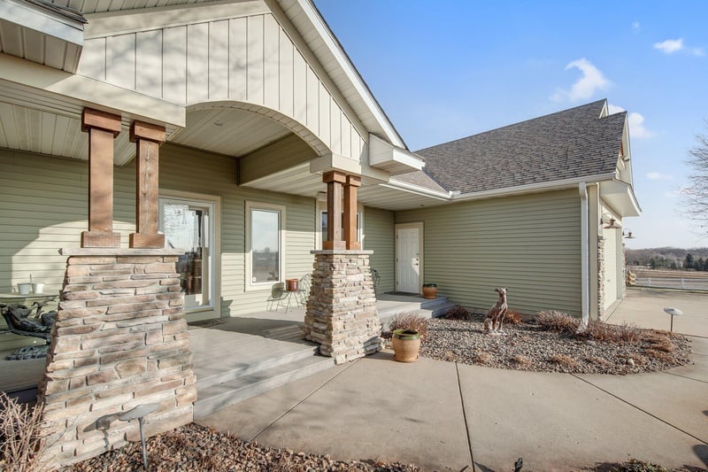 7886 E 250th St, Elko New Market, MN 55020