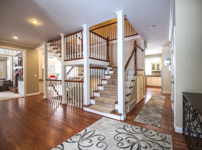 904 Sussex Dr, Eau Claire, WI 54703