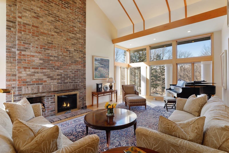 15 Sunny Side Ln, Sunfish Lake, MN 55118