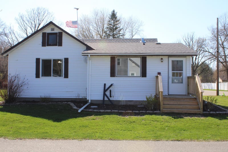 201 Mill Ave W, Nelson, MN 56355