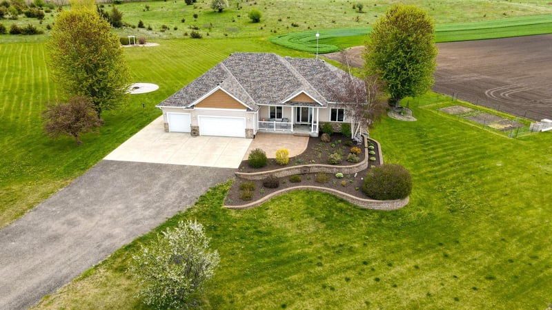 21502 Lewiston Blvd, Hampton, MN 55031