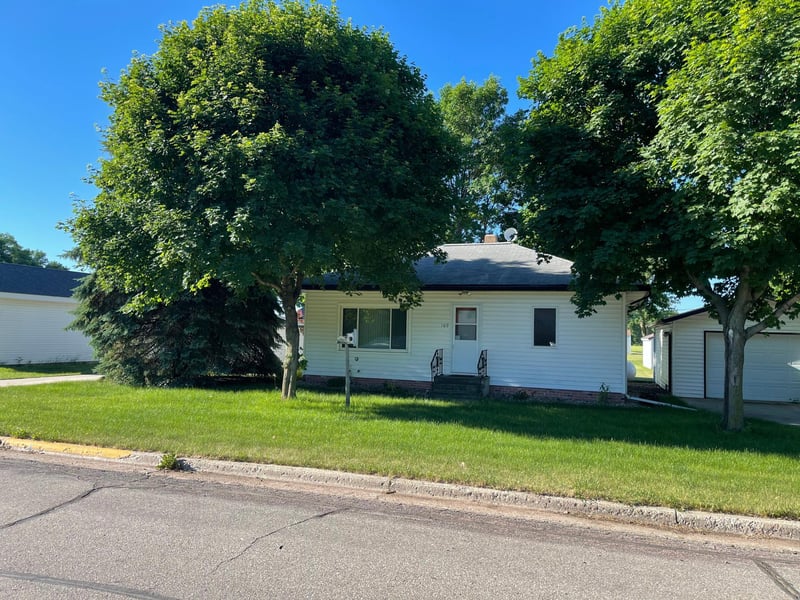 109 W 7th Ave, Ellsworth, MN 56129