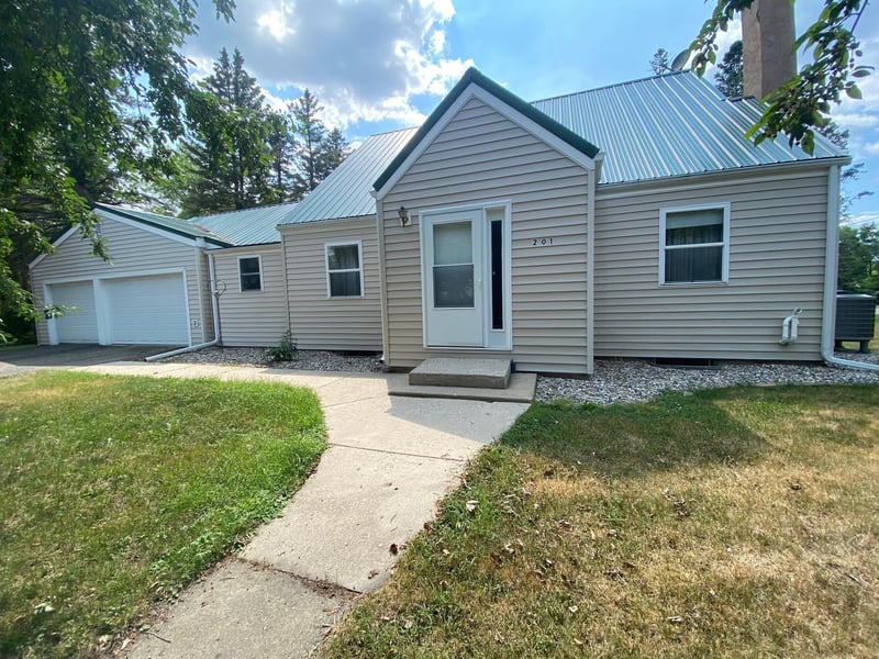 201 S Nelson St, Nelson, MN 56355