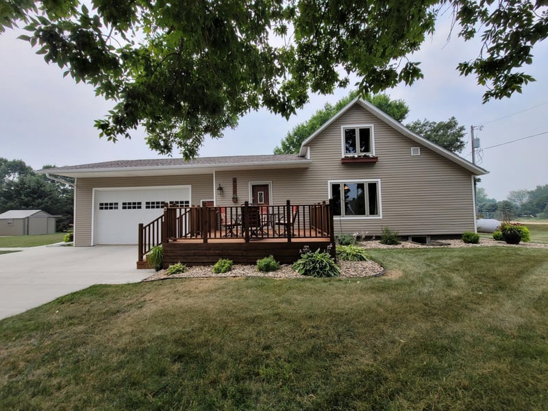 411 Elizabeth Ave, Lake Wilson, MN 56151