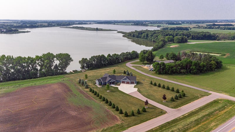 101 Miranda Trl, Madison Lake, MN 56063