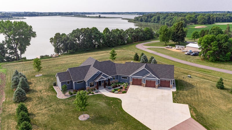 101 Miranda Trl, Madison Lake, MN 56063