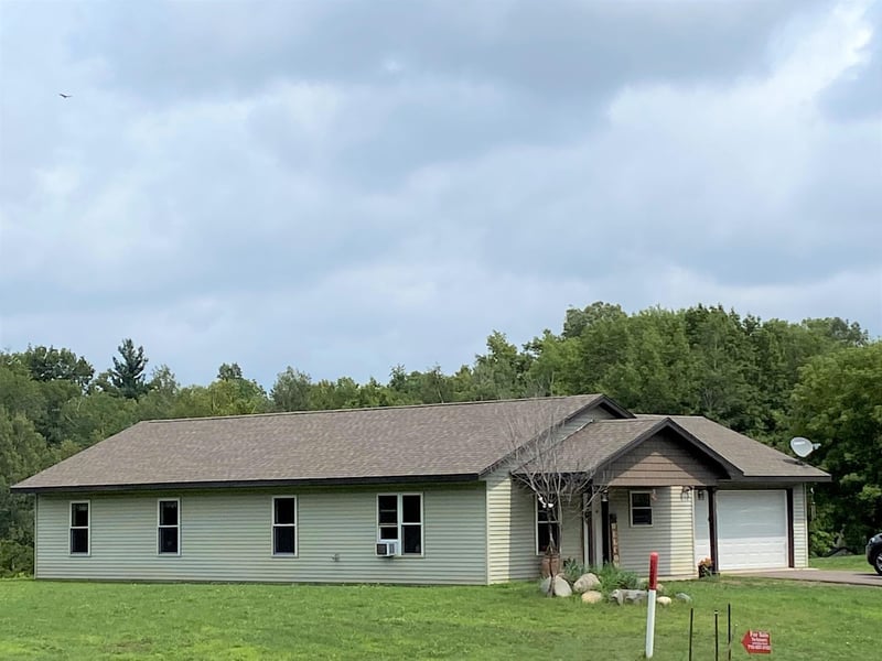 1707 Wilderness Hills Ln, Eureka, WI 54853