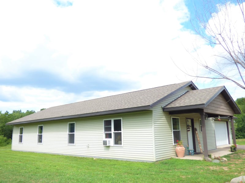 1707 Wilderness Hills Ln, Eureka, WI 54853