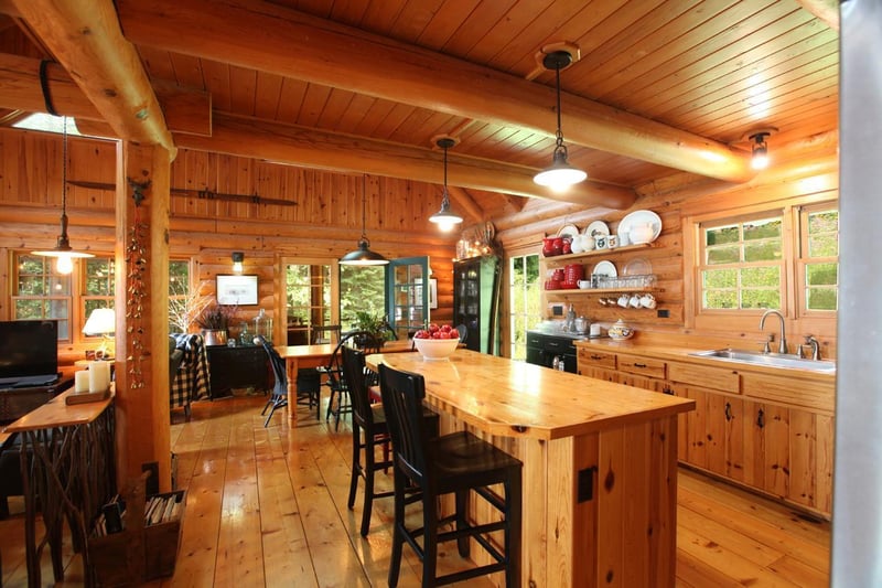 7726 Bodas Rd, Eveleth, MN 55734