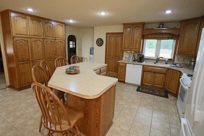 86668 430th St, Bird Island, MN 55310
