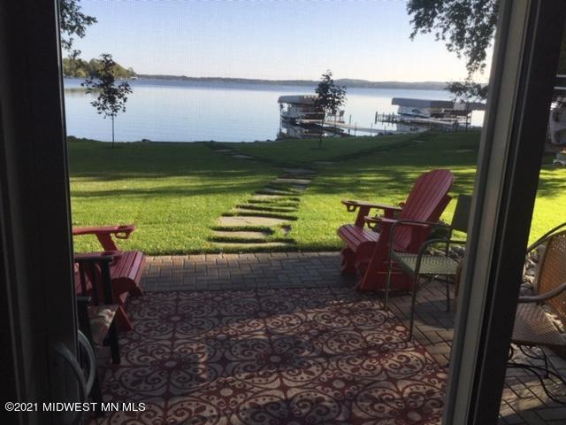 512 South Shore Dr, Detroit Lakes, MN 56501