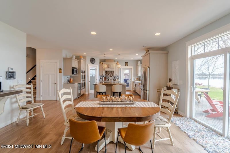 512 South Shore Dr, Detroit Lakes, MN 56501