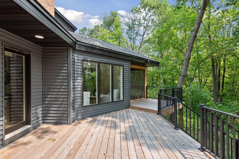 230 E 107th Street Cir, Bloomington, MN 55420
