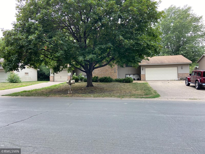 6401 Douglas Dr N, Brooklyn Park, MN 55429