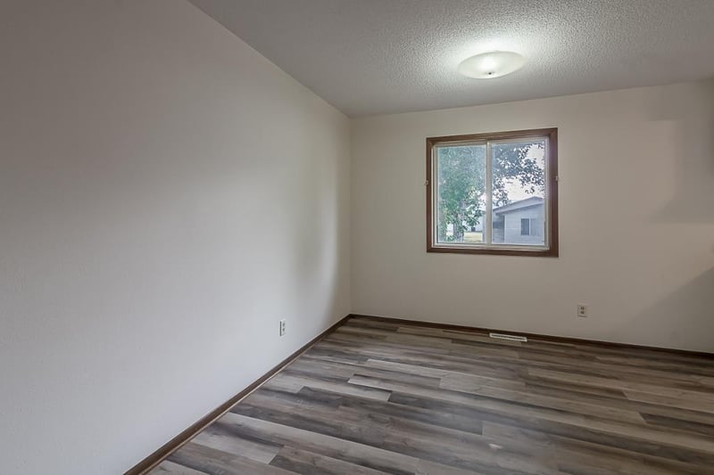 800 1st St, Cleveland, MN 56017