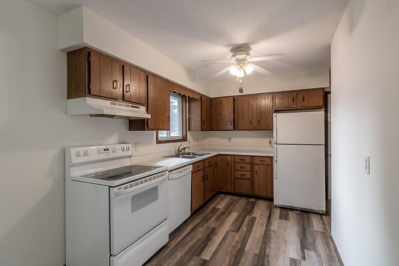 800 1st St, Cleveland, MN 56017