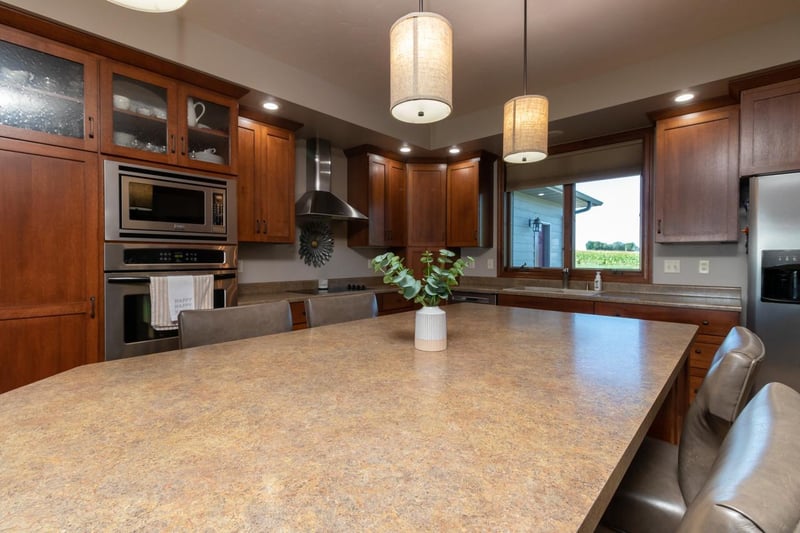 204 Ridge View Rd, Beaver Creek, MN 56116