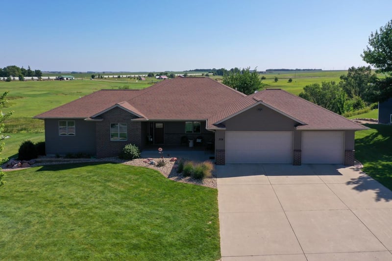 204 Ridge View Rd, Beaver Creek, MN 56116