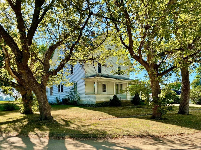 115 N Oak St, Wanda, MN 56294