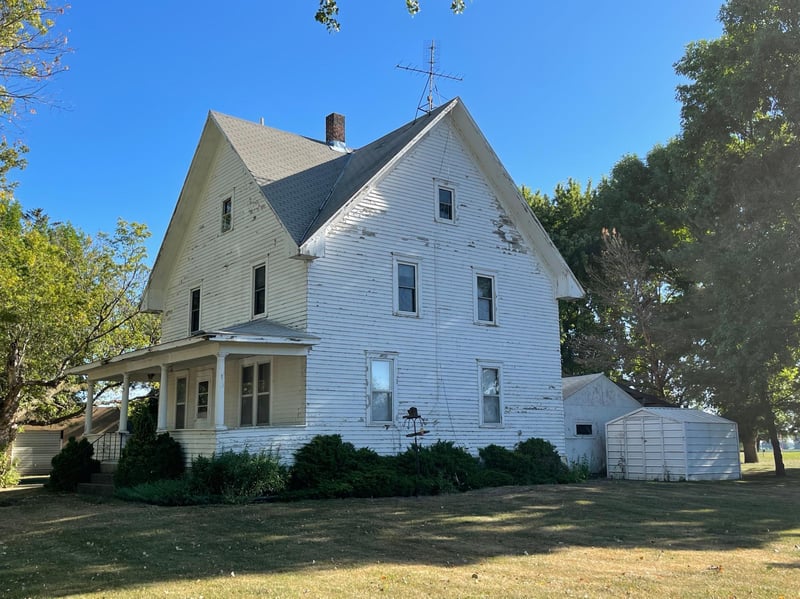 115 N Oak St, Wanda, MN 56294