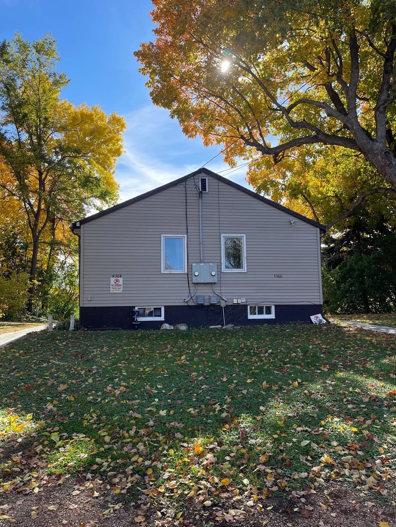4364 Shoreline Dr, Spring Park, MN 55384