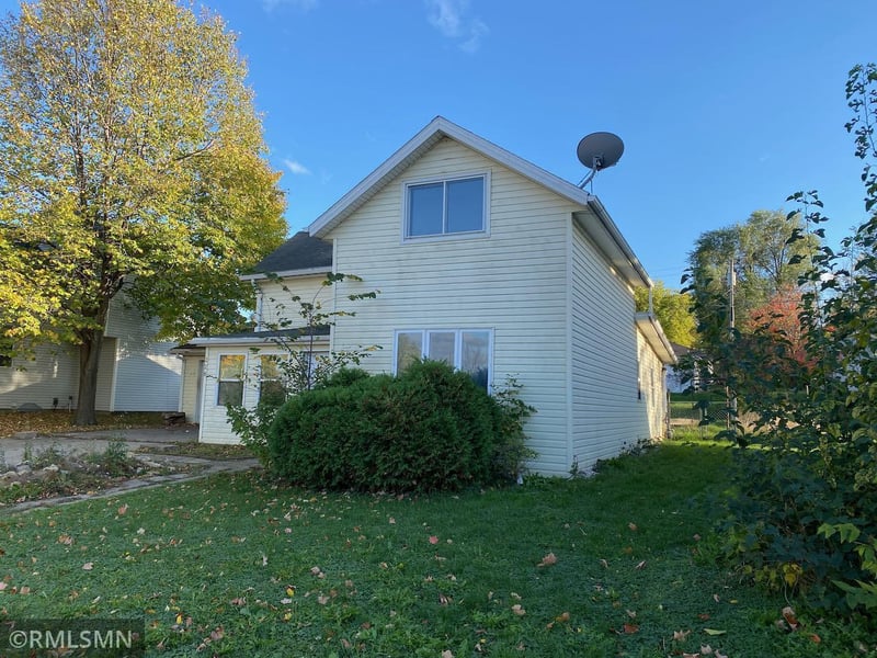 228 3rd Ave E, Shakopee, MN 55379