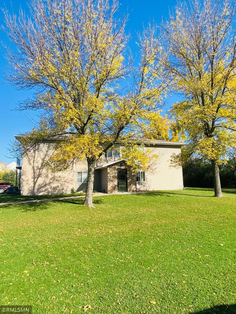 401 W 2nd Ave S, Chokio, MN 56221