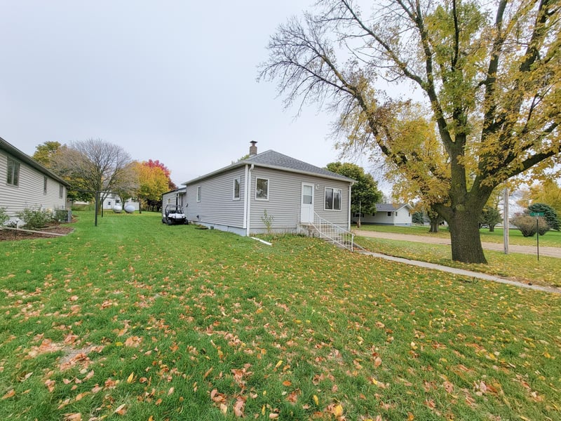 300 South St, Wanda, MN 56294