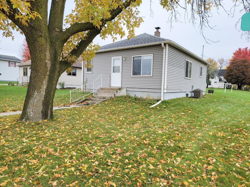 300 South St, Wanda, MN 56294