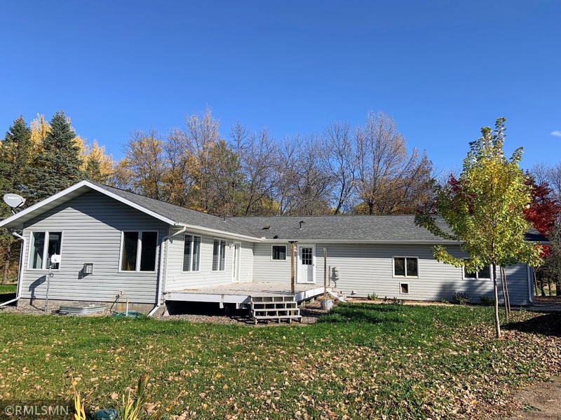 35244 211th Ave, Le Center, MN 56057
