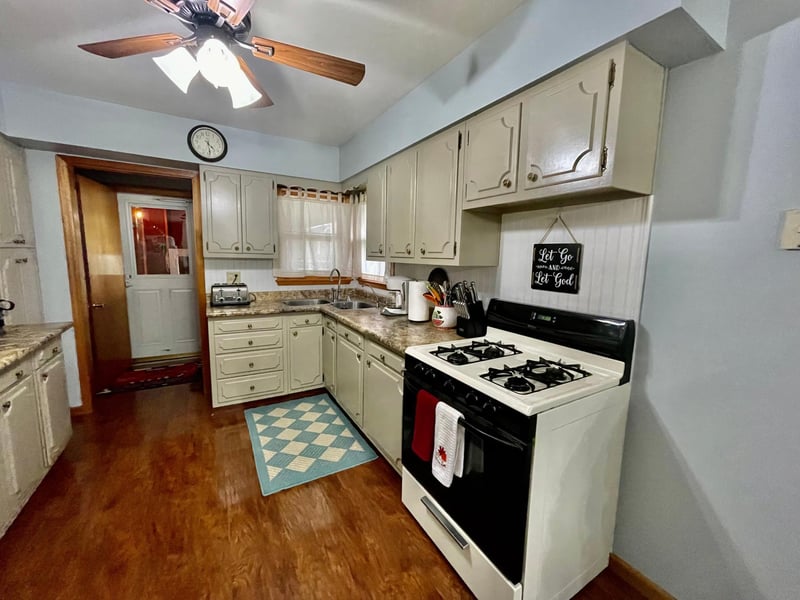 109 W Butler Ave, Ellsworth, MN 56129