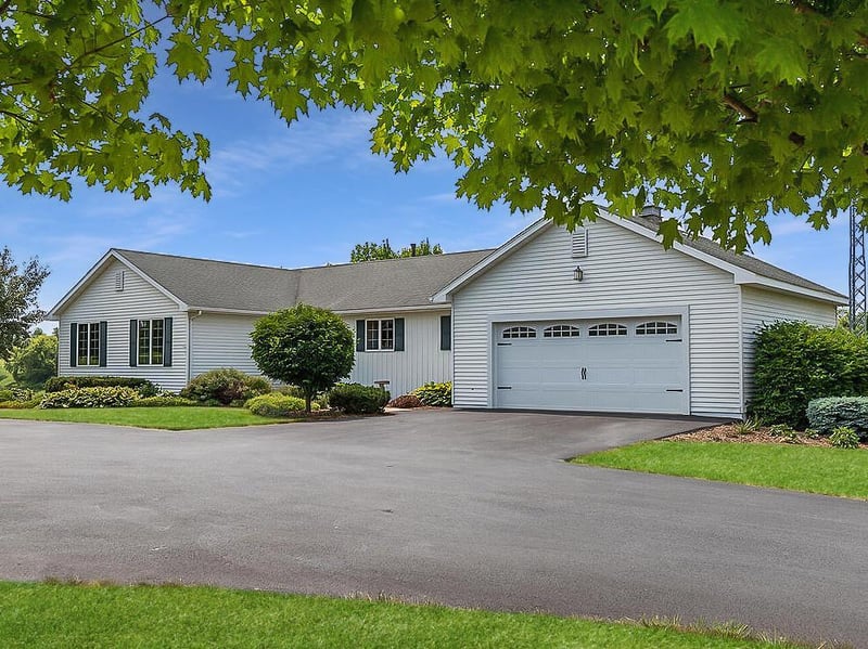 7676 75th St NW, Pine Island, MN 55963