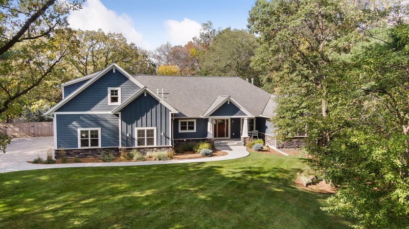 7406 Spring Lake Rd, New Brighton, MN 55112