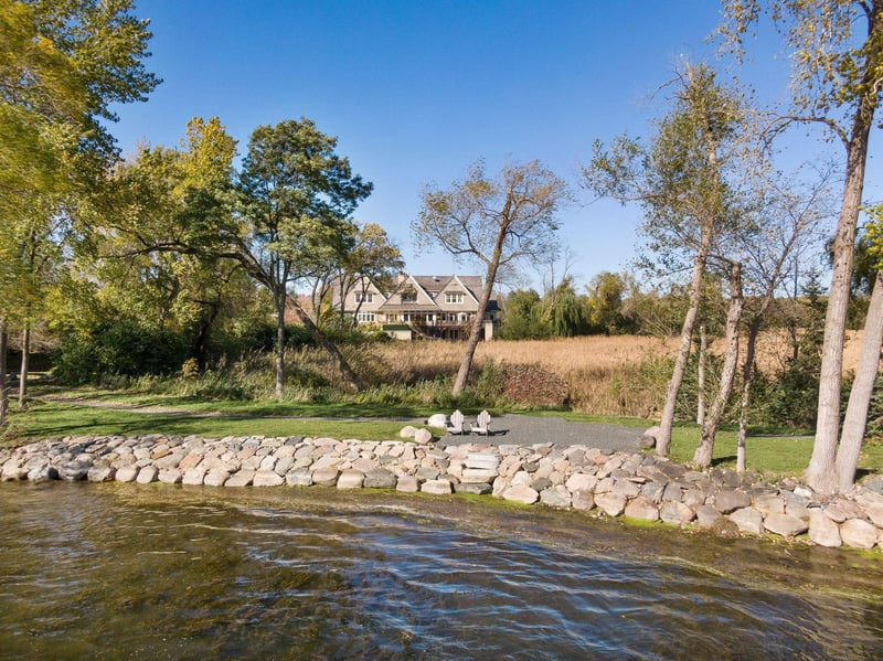 630 Locust Hills Dr, Wayzata, MN 55391