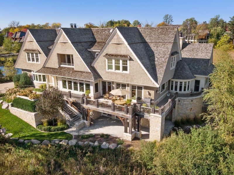 630 Locust Hills Dr, Wayzata, MN 55391