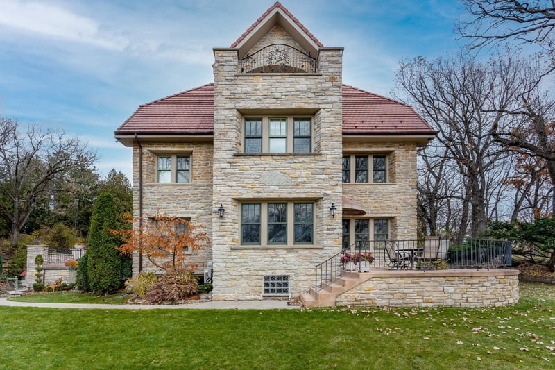 1735 3rd Ave NW, Rochester, MN 55901
