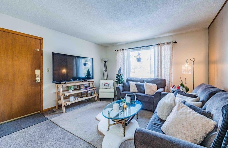 464 Pullman Ave, Saint Paul Park, MN 55071