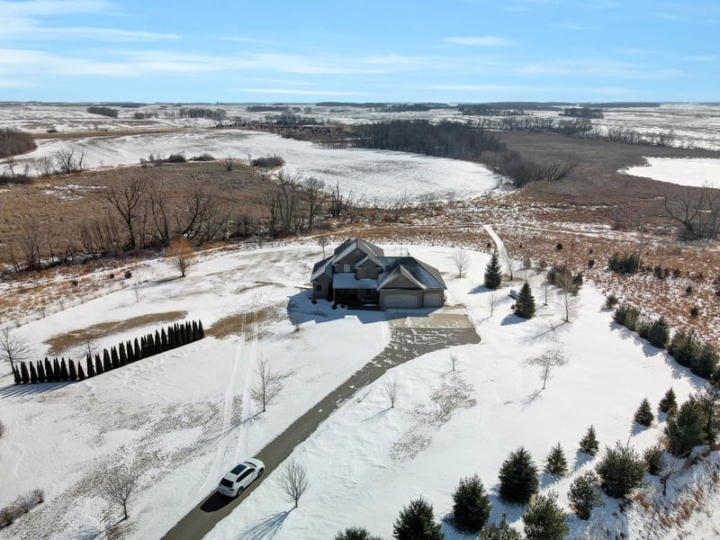 42821 221st Ave, Le Center, MN 56057