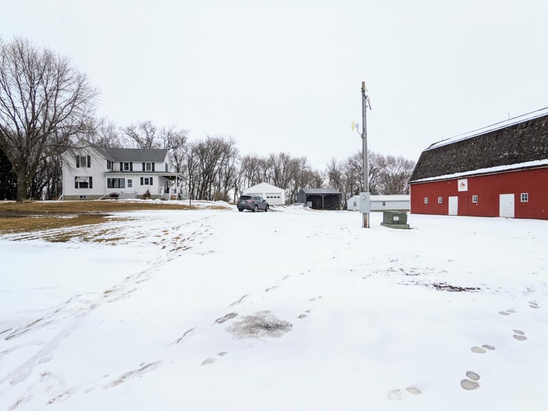 48649 State Highway 19, Fairfax, MN 55332