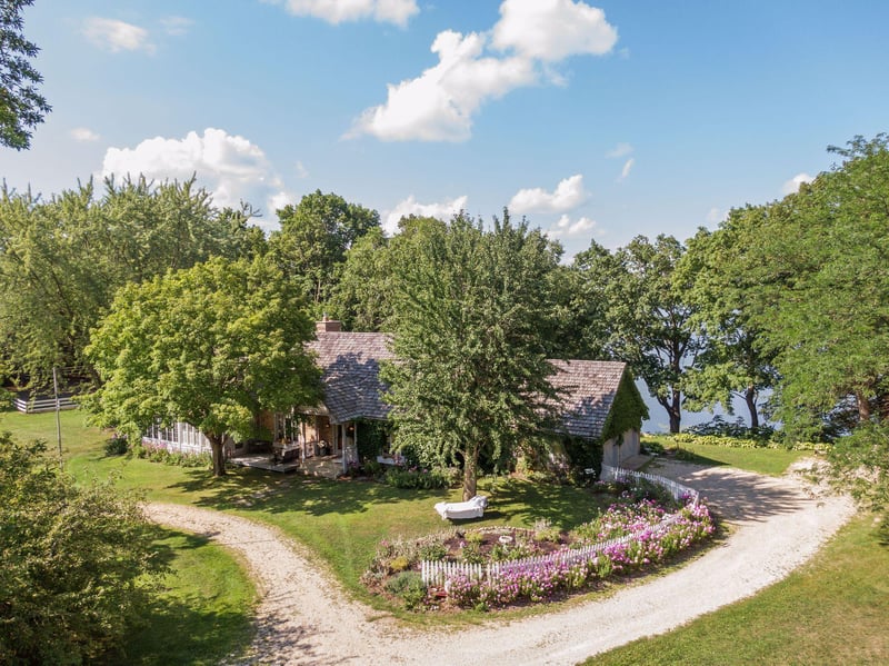 2407 Union Lake Trl, Northfield, MN 55057