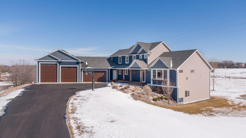 13705 Tracy Ave, Shakopee, MN 55379
