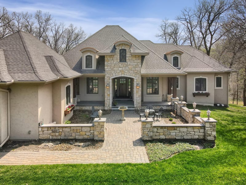 9601 Livery Ln, Lakeville, MN 55044