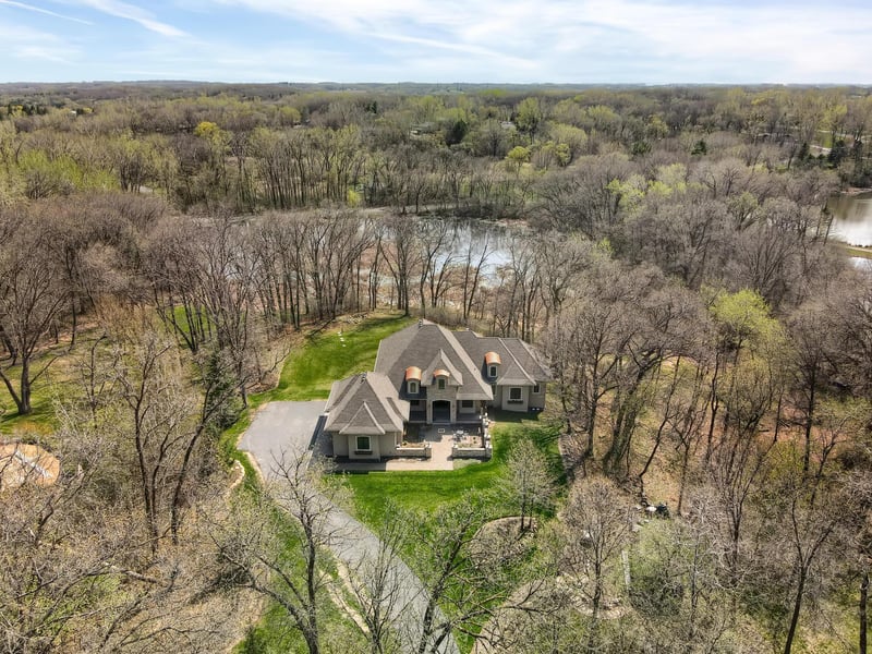 9601 Livery Ln, Lakeville, MN 55044