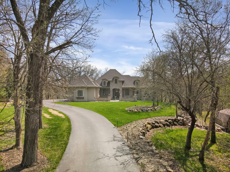 9601 Livery Ln, Lakeville, MN 55044